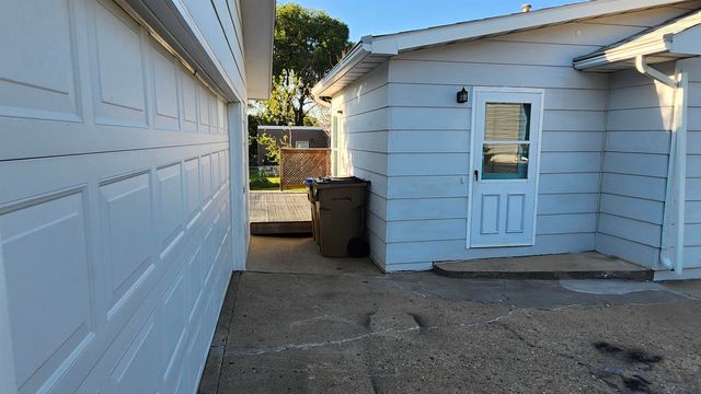 1508 SW 8th St, Minot, ND 58701