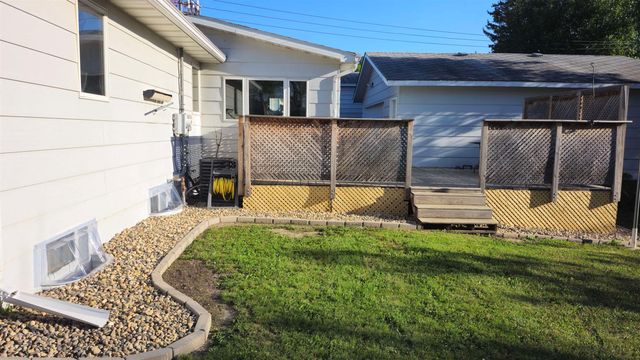 1508 SW 8th St, Minot, ND 58701