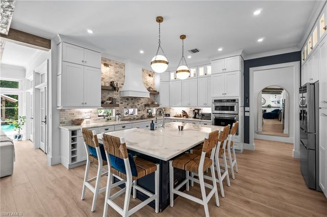 6370 Hunters RD, Naples, FL 34109