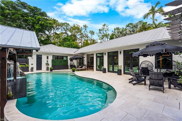 6370 Hunters RD, Naples, FL 34109