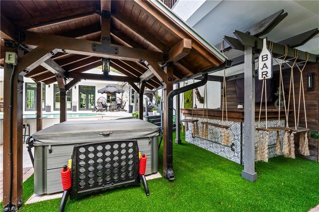 6370 Hunters RD, Naples, FL 34109
