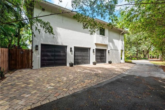 6370 Hunters RD, Naples, FL 34109