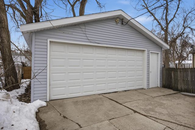 1634 1st Avenue S, Fargo, ND 58103