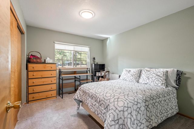 18900 Tuscarora Lane, Bend, OR 97702