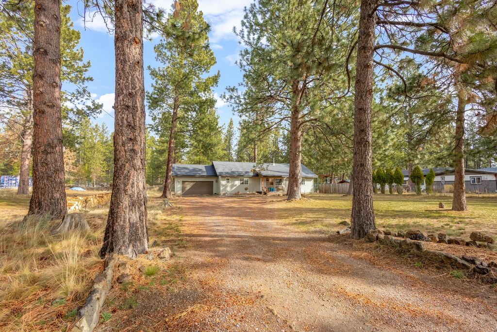18900 Tuscarora Lane, Bend, OR 97702