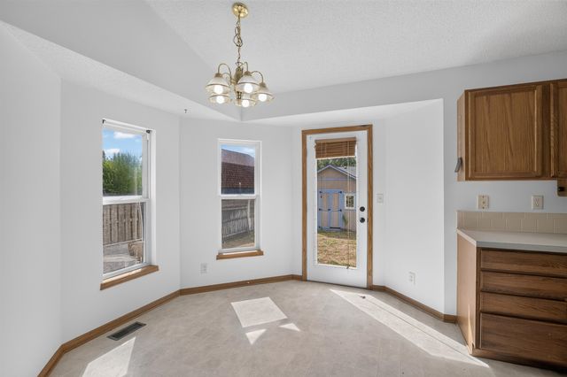 2813 W 43rd St S, Wichita, KS 67217