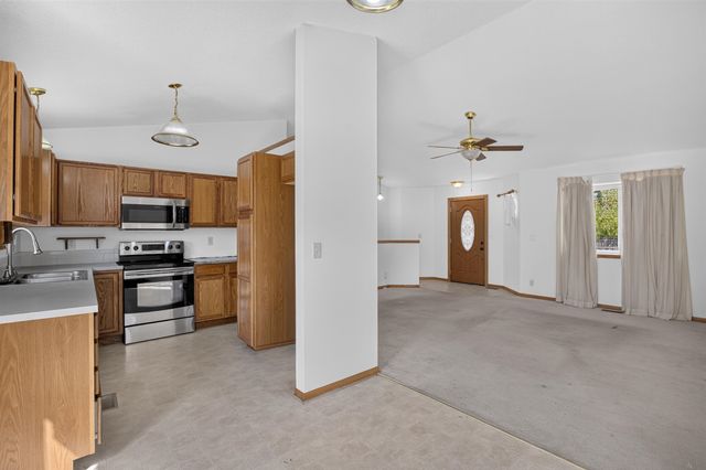2813 W 43rd St S, Wichita, KS 67217