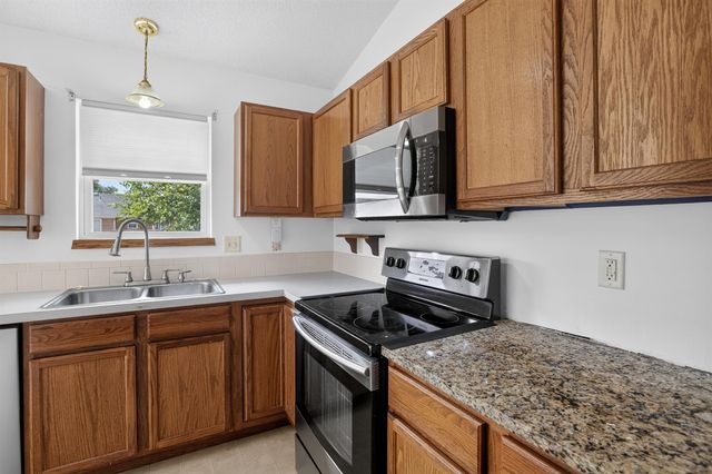 2813 W 43rd St S, Wichita, KS 67217