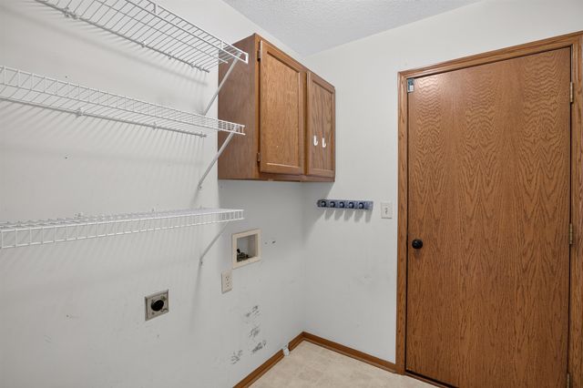 2813 W 43rd St S, Wichita, KS 67217