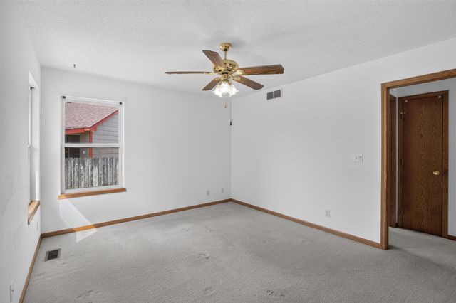 2813 W 43rd St S, Wichita, KS 67217