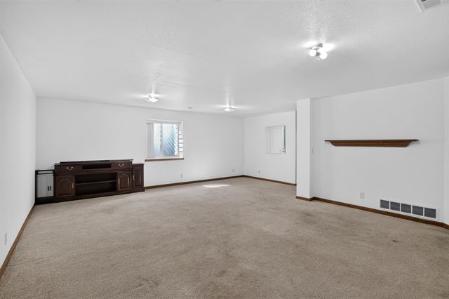 2813 W 43rd St S, Wichita, KS 67217