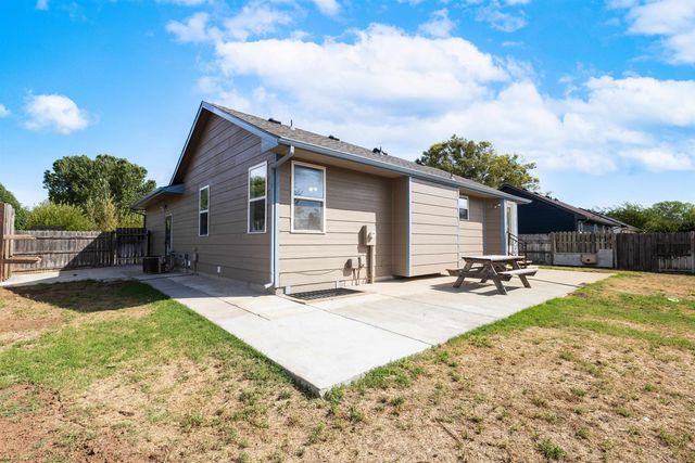2813 W 43rd St S, Wichita, KS 67217