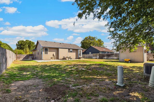 2813 W 43rd St S, Wichita, KS 67217