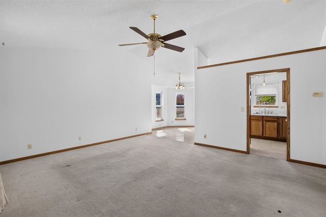 2813 W 43rd St S, Wichita, KS 67217