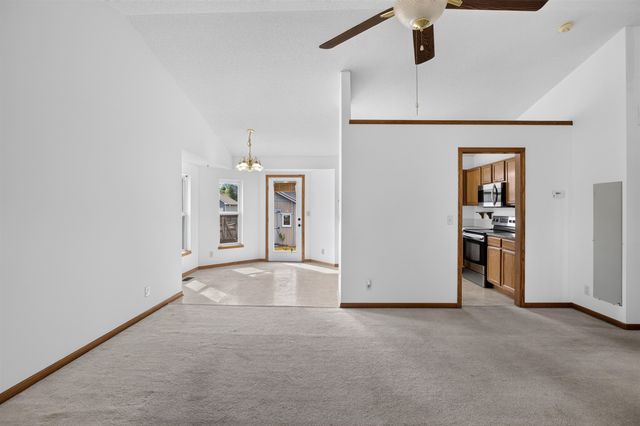 2813 W 43rd St S, Wichita, KS 67217