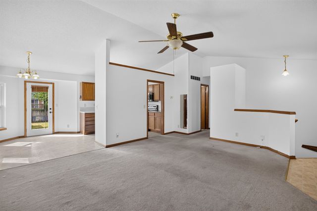 2813 W 43rd St S, Wichita, KS 67217