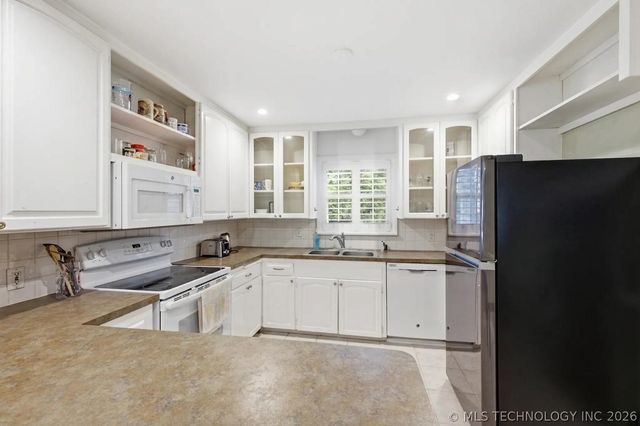 3737 E 37th Place, Tulsa, OK 74135