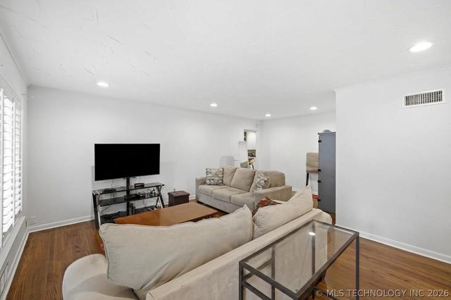 3737 E 37th Place, Tulsa, OK 74135