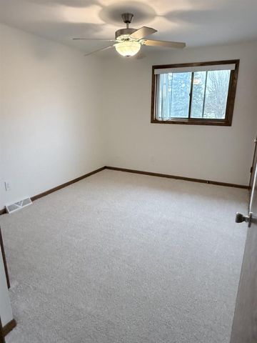 2519 FOND DU LAC ROAD, Oshkosh, WI 54902