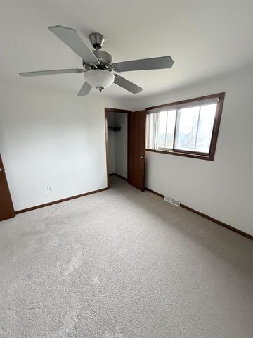 2519 FOND DU LAC ROAD, Oshkosh, WI 54902