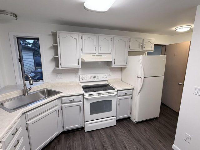 2519 FOND DU LAC ROAD, Oshkosh, WI 54902