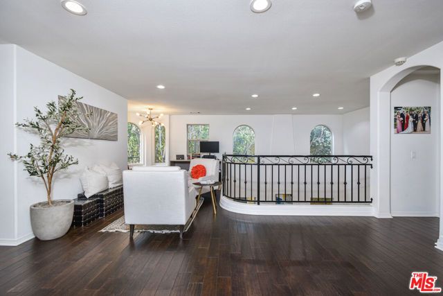 15525 Morrison Street, Sherman Oaks, CA 91403