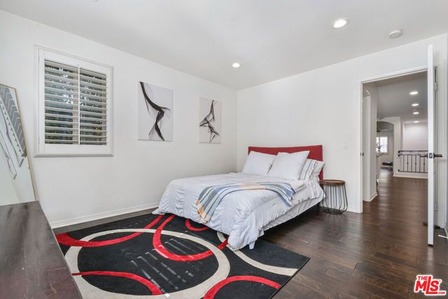15525 Morrison Street, Sherman Oaks, CA 91403