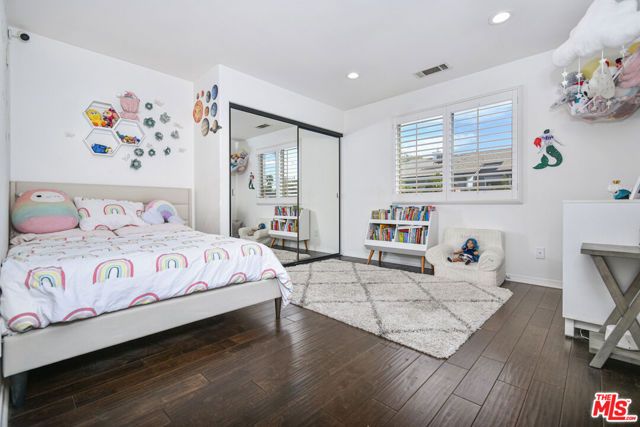 15525 Morrison Street, Sherman Oaks, CA 91403