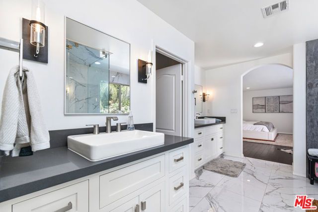 15525 Morrison Street, Sherman Oaks, CA 91403