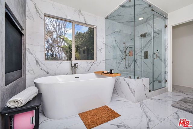15525 Morrison Street, Sherman Oaks, CA 91403
