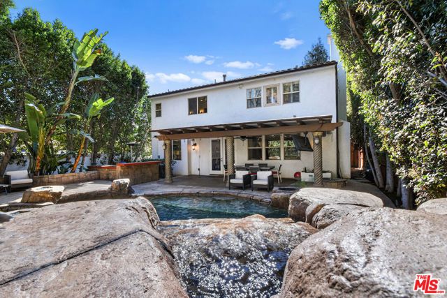15525 Morrison Street, Sherman Oaks, CA 91403