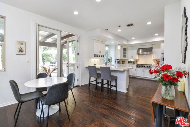 15525 Morrison Street, Sherman Oaks, CA 91403