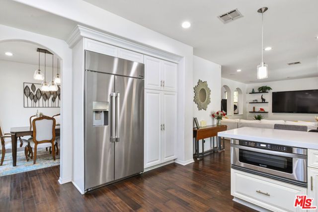 15525 Morrison Street, Sherman Oaks, CA 91403