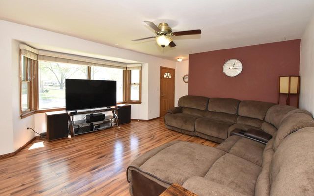 1526 Greenway TERRACE, Waukesha, WI 53186
