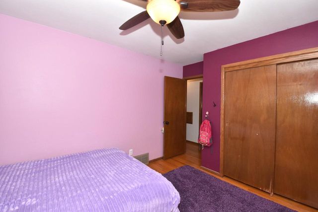 1526 Greenway TERRACE, Waukesha, WI 53186