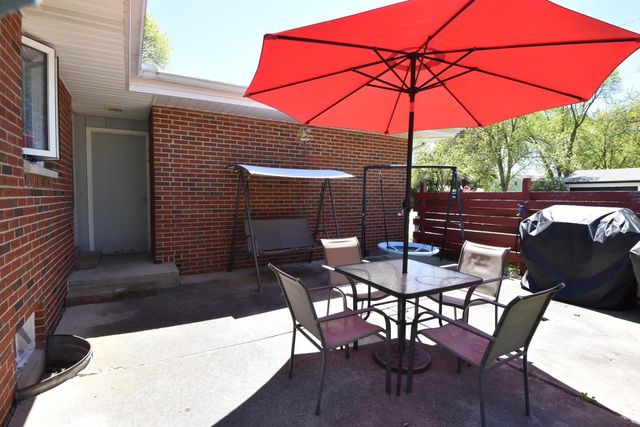 1526 Greenway TERRACE, Waukesha, WI 53186