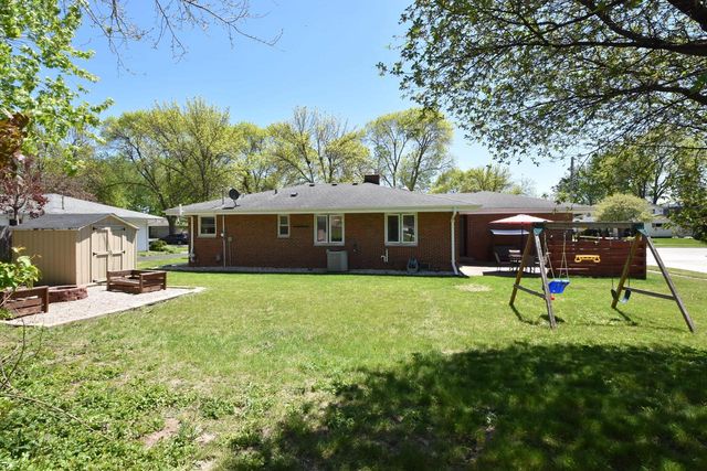 1526 Greenway TERRACE, Waukesha, WI 53186