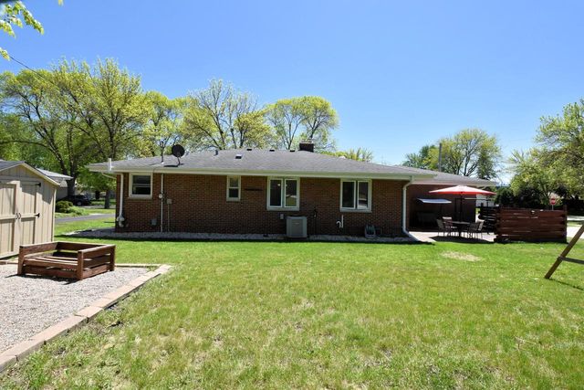 1526 Greenway TERRACE, Waukesha, WI 53186