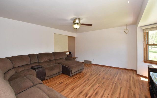 1526 Greenway TERRACE, Waukesha, WI 53186