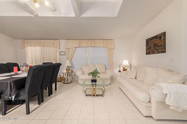 3301 S GOLDFIELD Road 3004, Apache Junction, AZ 85119