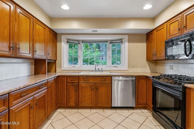 175 Colonial Avenue, Albany, NY 12208