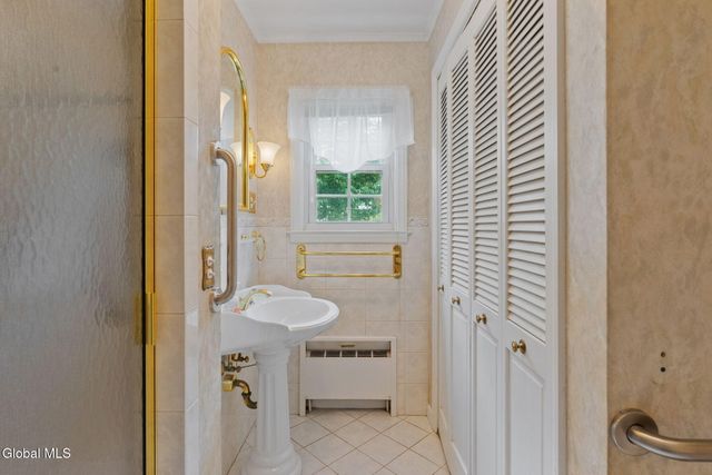 175 Colonial Avenue, Albany, NY 12208