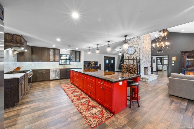 232 MEADOWBROOK DR, San Antonio, TX 78232