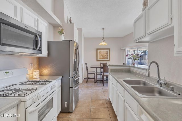 3280 FAWN PASSAGE Place, El Paso, TX 79936