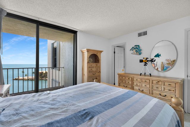 2000 Coco Plum Dr Apt 1102, Marathon, FL 33050