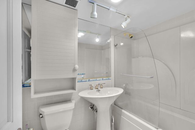 2000 Coco Plum Dr Apt 1102, Marathon, FL 33050