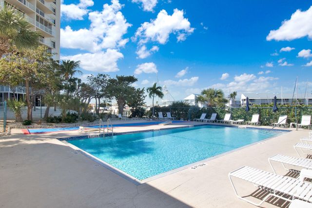 2000 Coco Plum Dr Apt 1102, Marathon, FL 33050