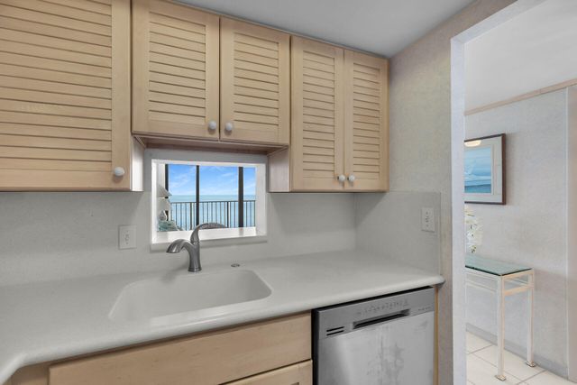 2000 Coco Plum Dr Apt 1102, Marathon, FL 33050