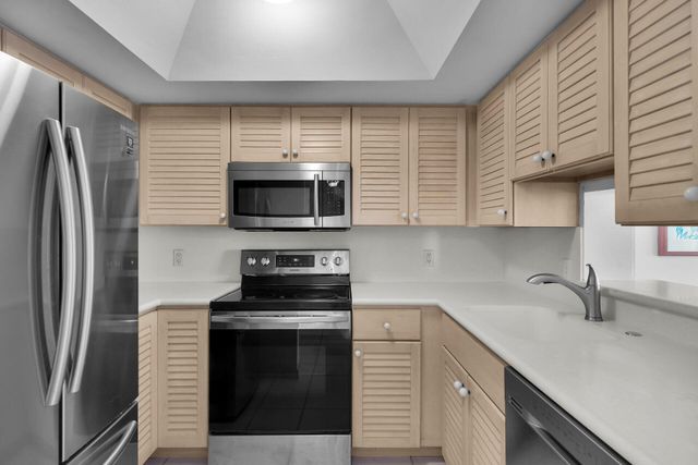 2000 Coco Plum Dr Apt 1102, Marathon, FL 33050