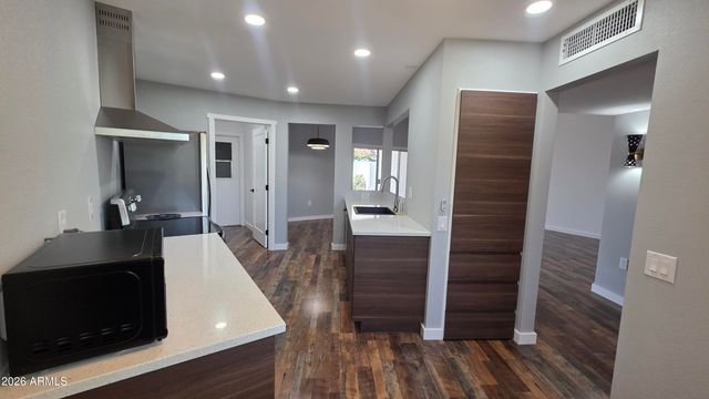 10546 W PALMERAS Drive, Sun City, AZ 85373